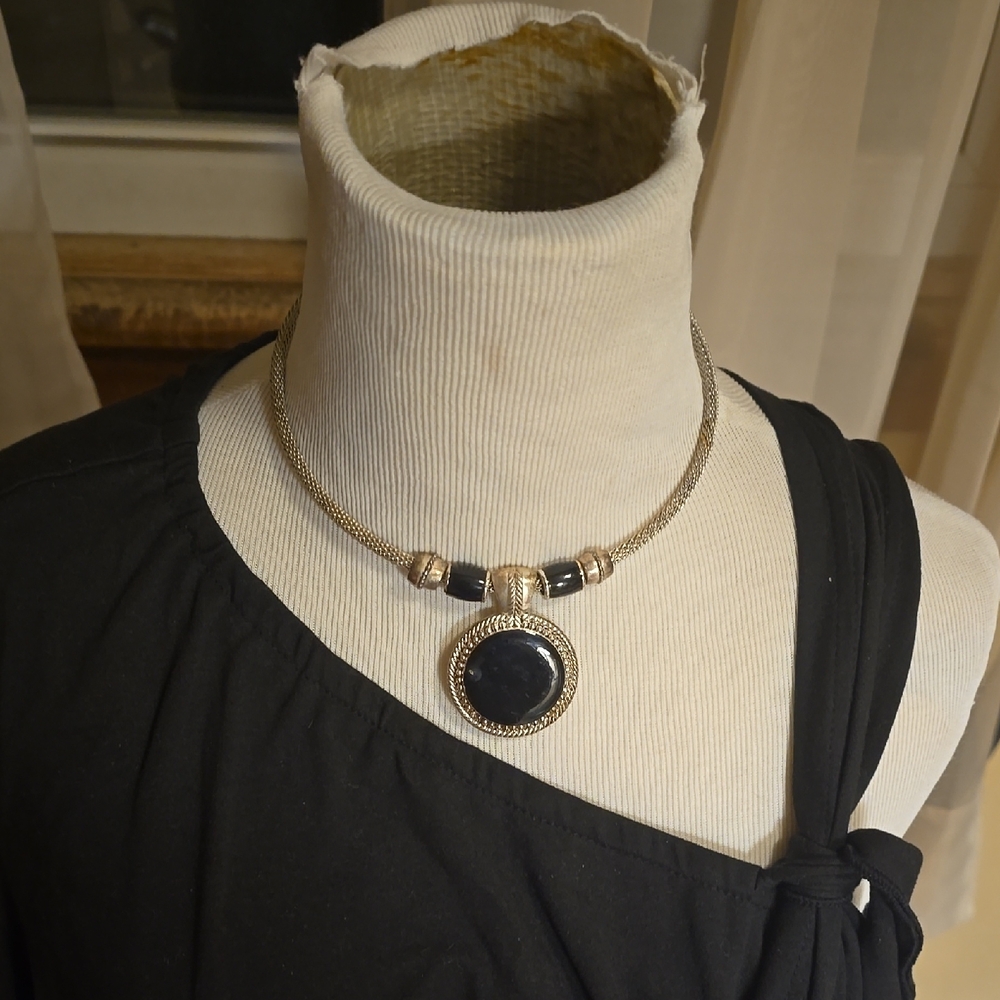Elegant Black and Silver Pendant Necklace